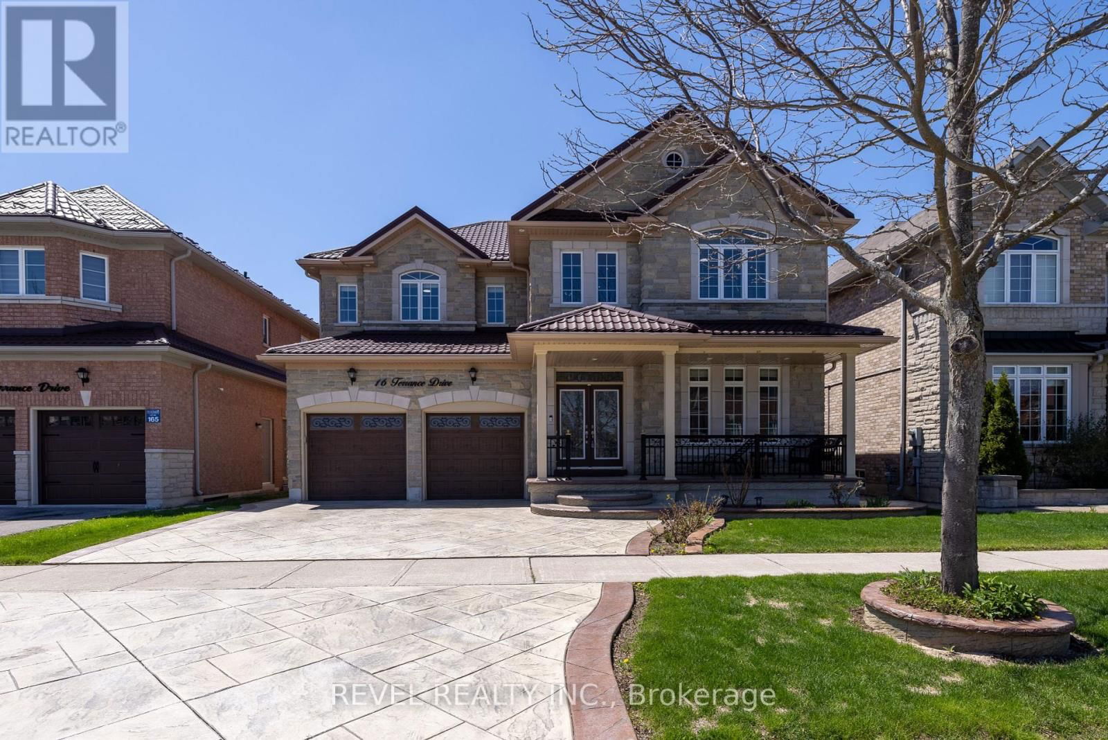 16 TERRANCE DRIVE Image 2