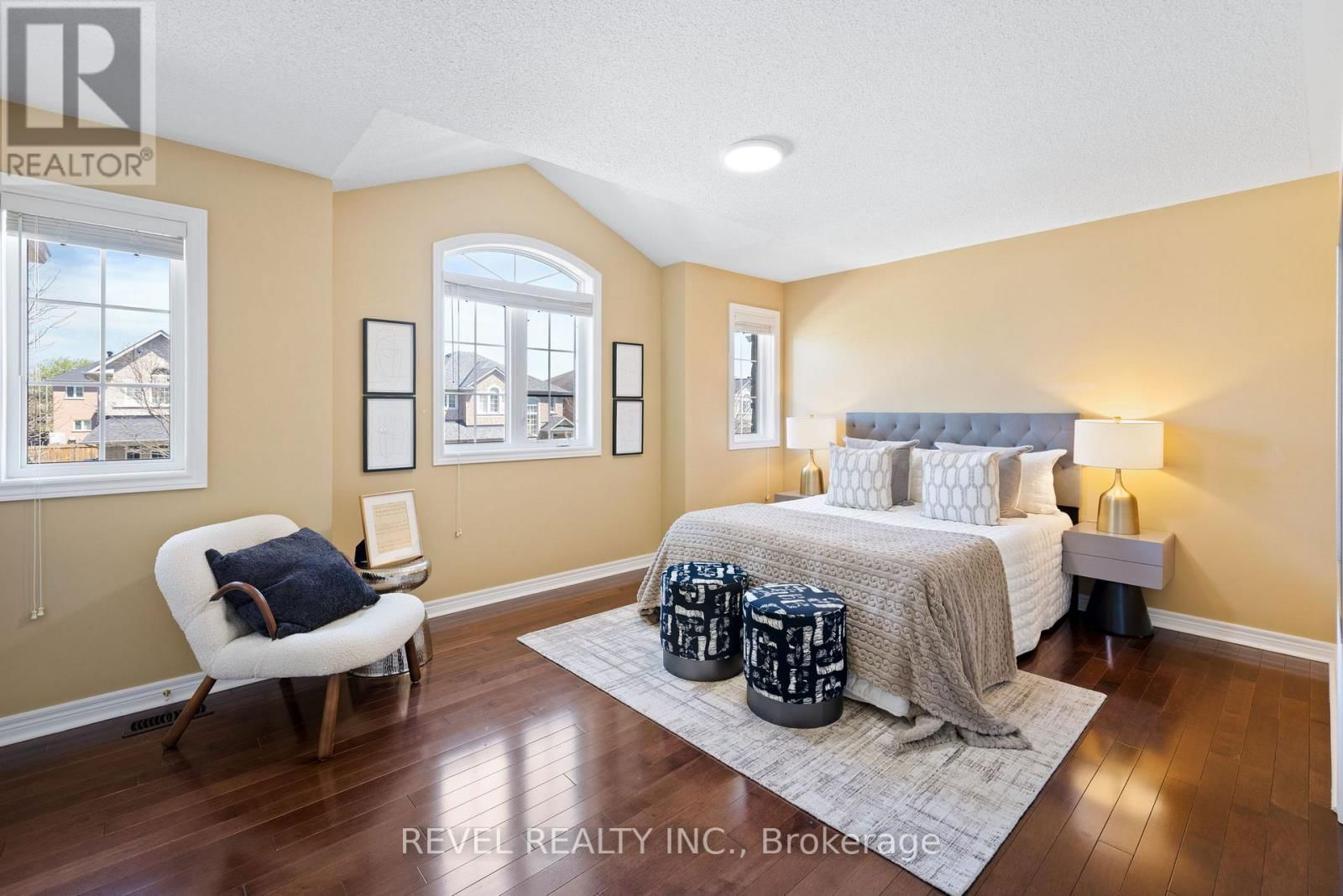16 TERRANCE DRIVE Image 24