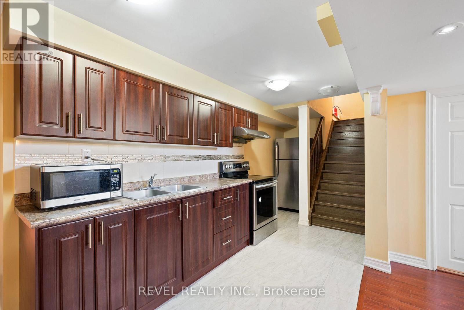 16 TERRANCE DRIVE Image 34