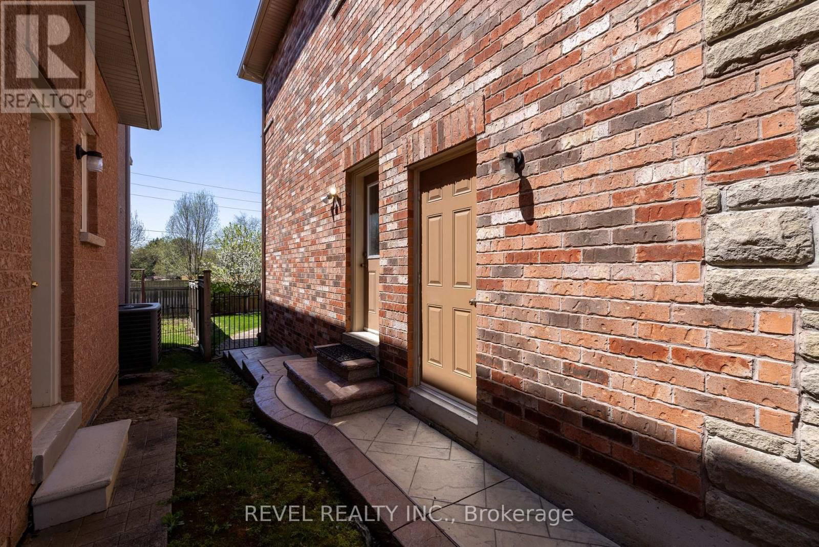 16 TERRANCE DRIVE Image 39