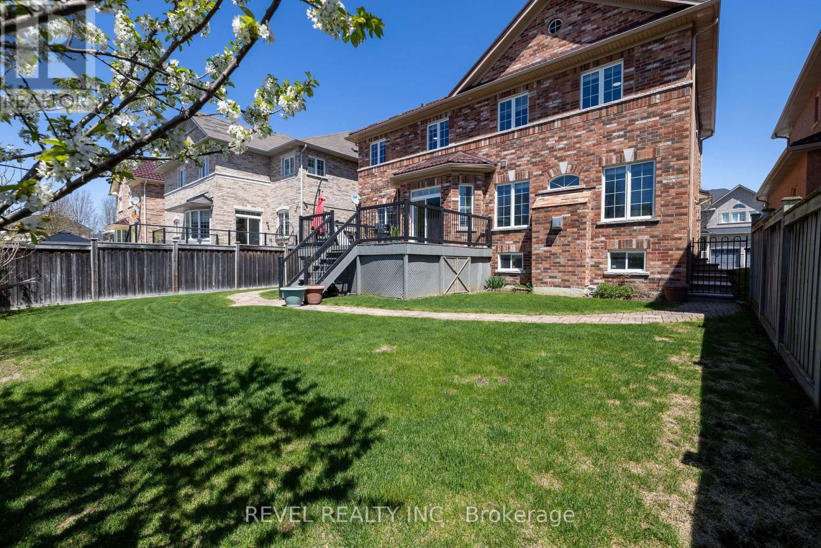 16 TERRANCE DRIVE Image 40