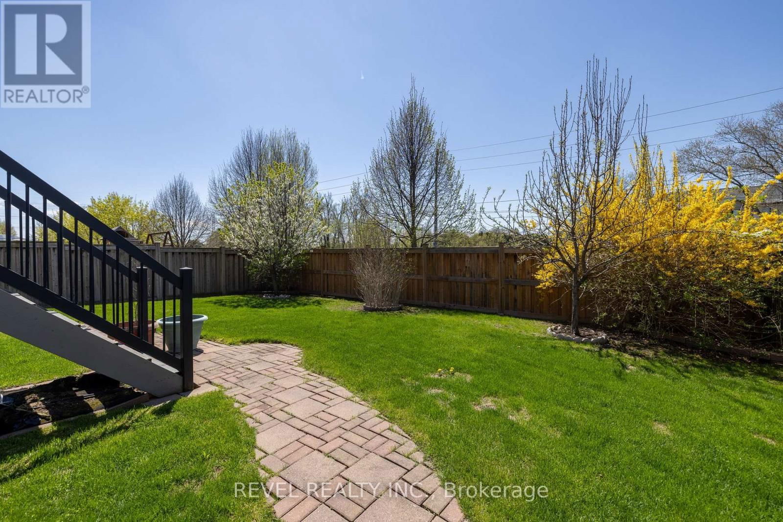 16 TERRANCE DRIVE Image 42
