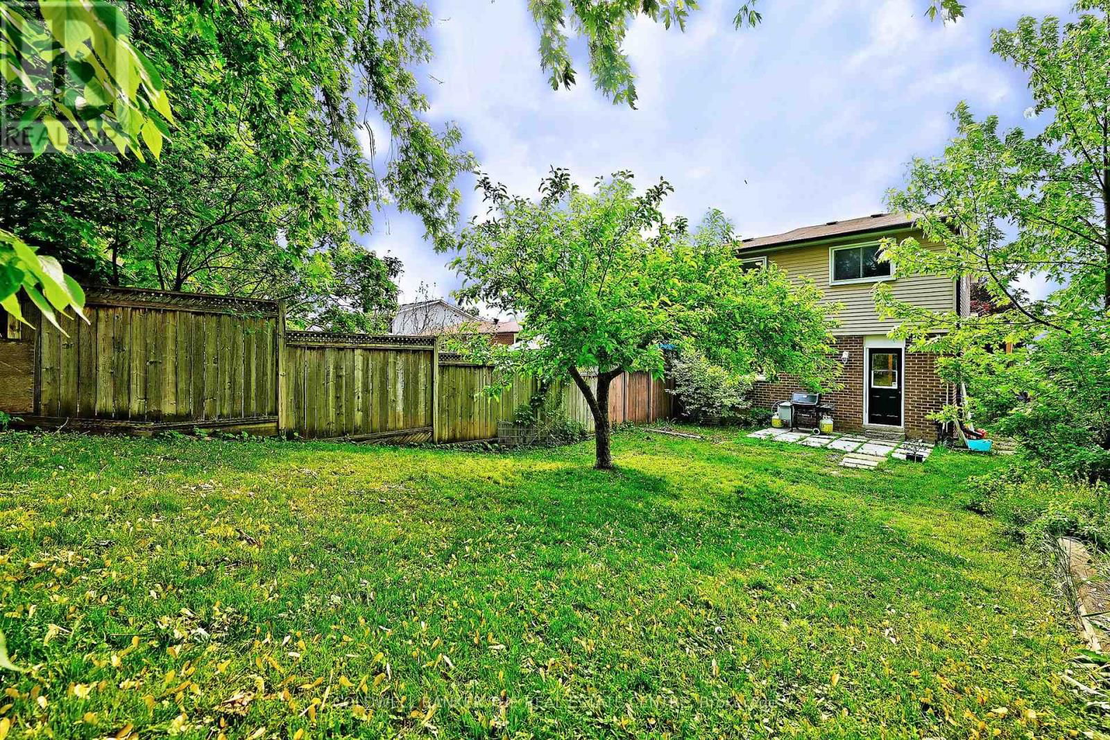 353 MAPLEGROVE AVENUE Image 27