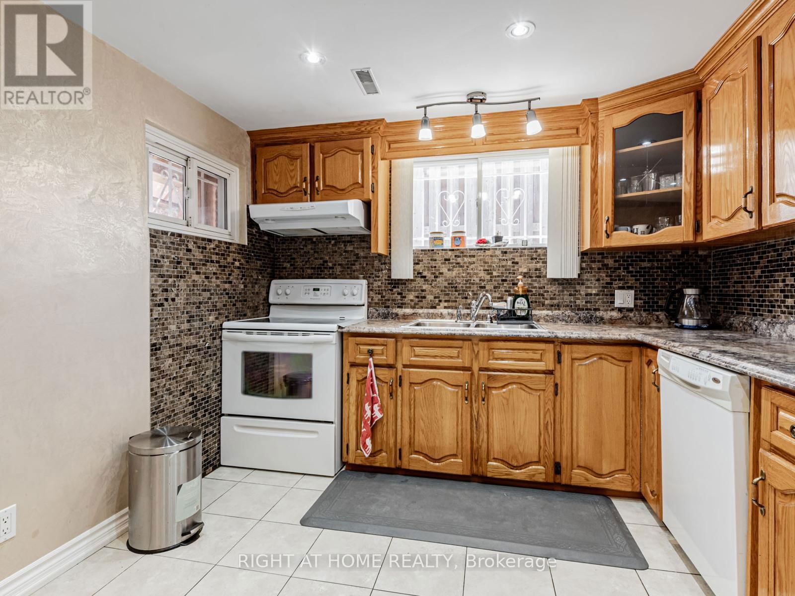7 POINT O'WOODS DRIVE Image 31