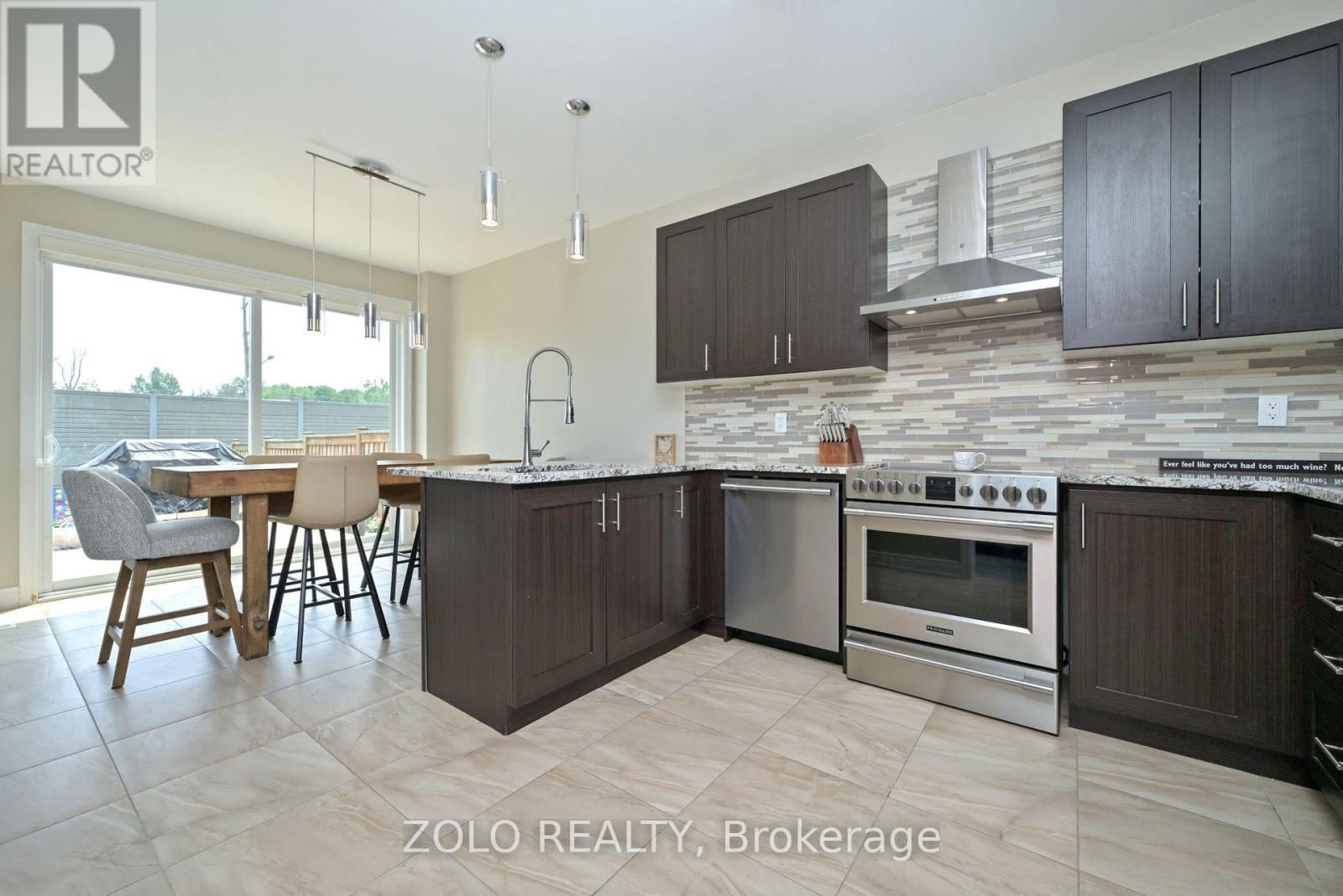 69 WALKER BOULEVARD Image 11