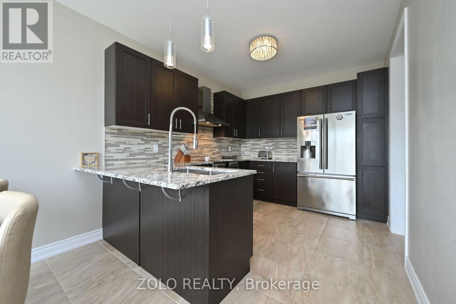 69 WALKER BOULEVARD Image 13