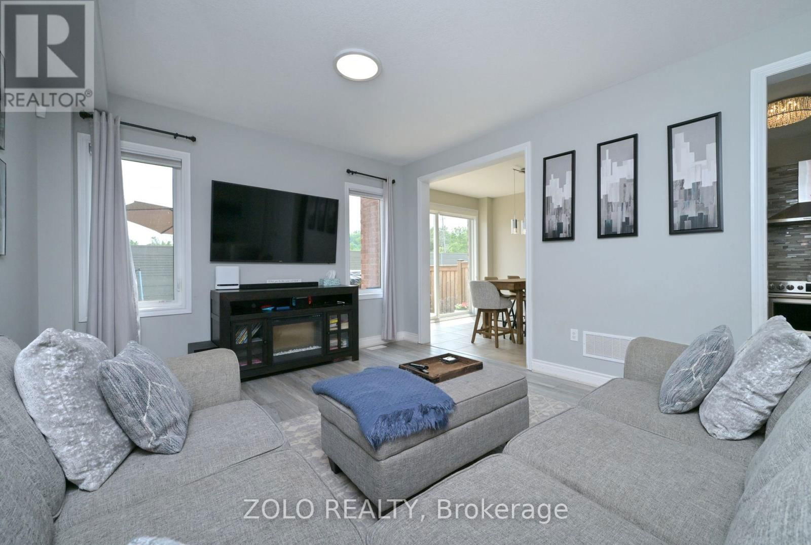 69 WALKER BOULEVARD Image 7