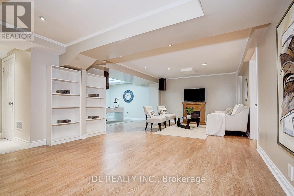 113 AITKEN CIRCLE Image 38