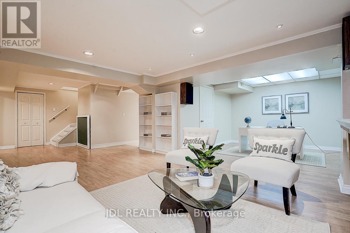 113 AITKEN CIRCLE Image 39