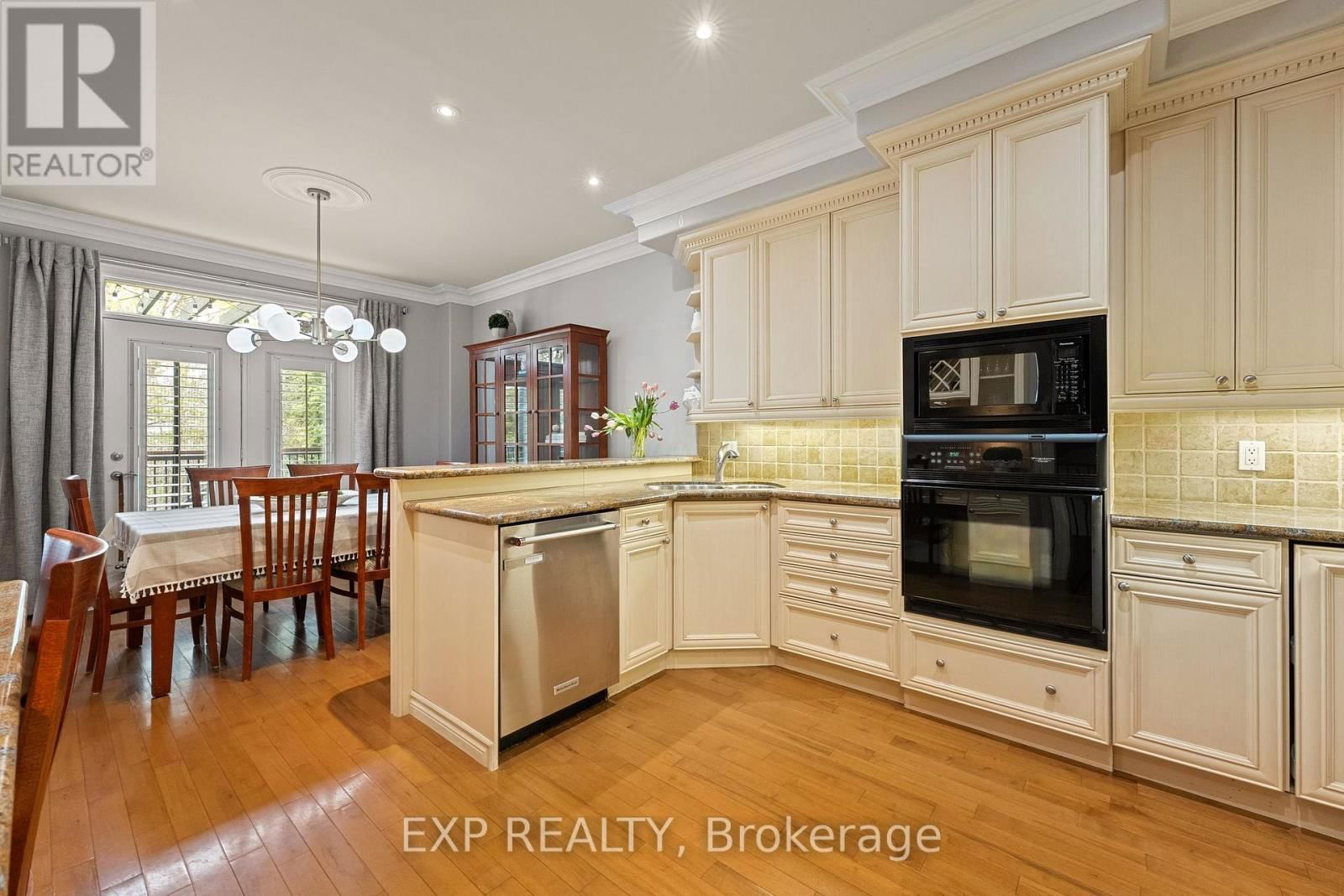 112 TYLER STREET Image 16