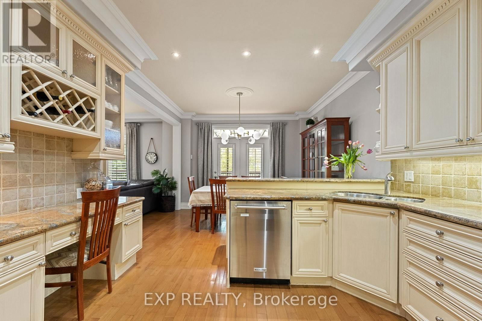 112 TYLER STREET Image 21