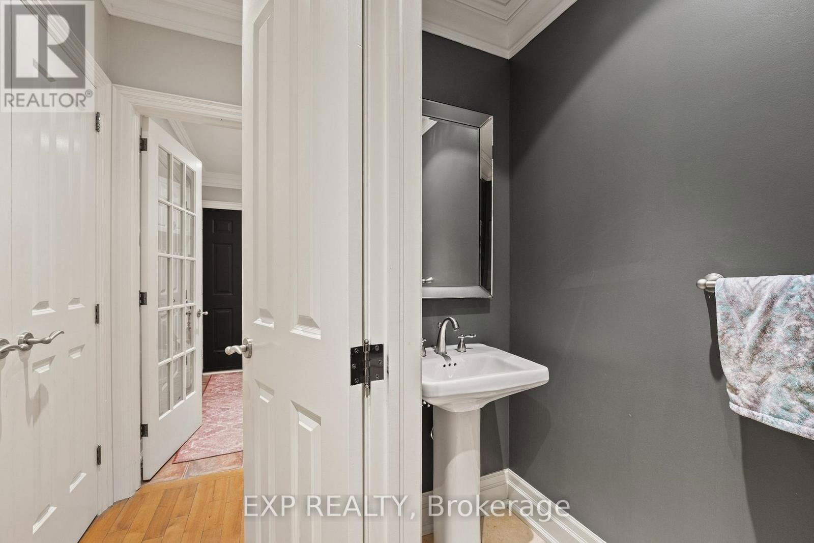 112 TYLER STREET Image 25