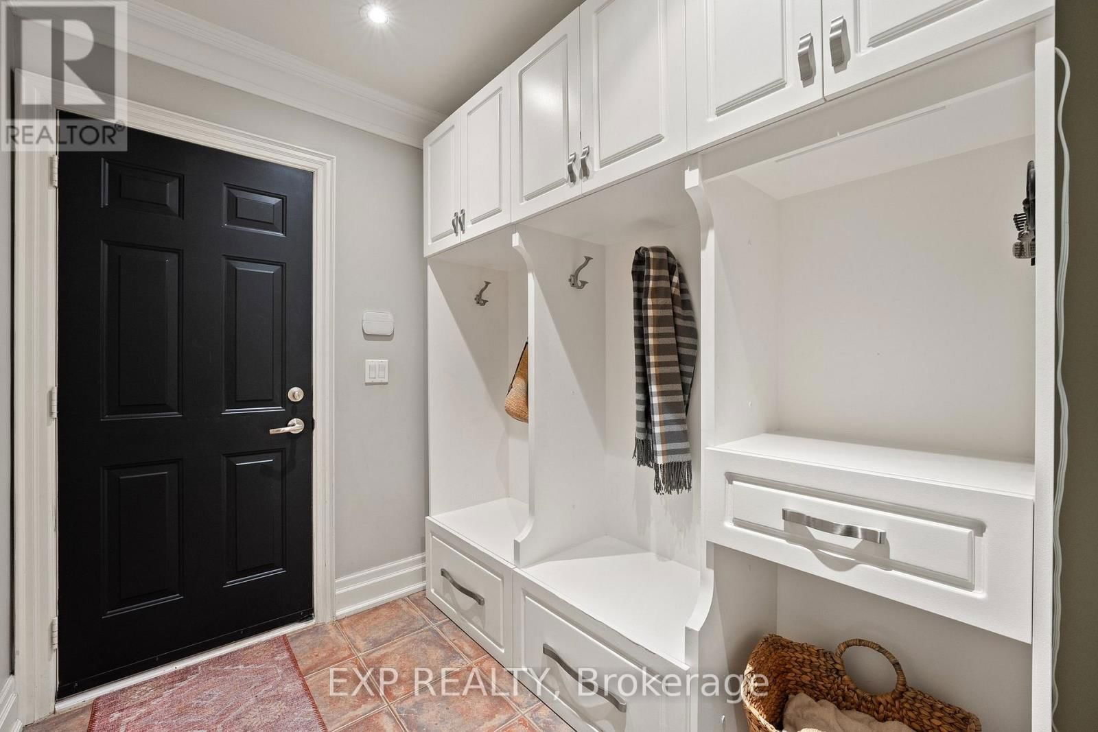 112 TYLER STREET Image 26