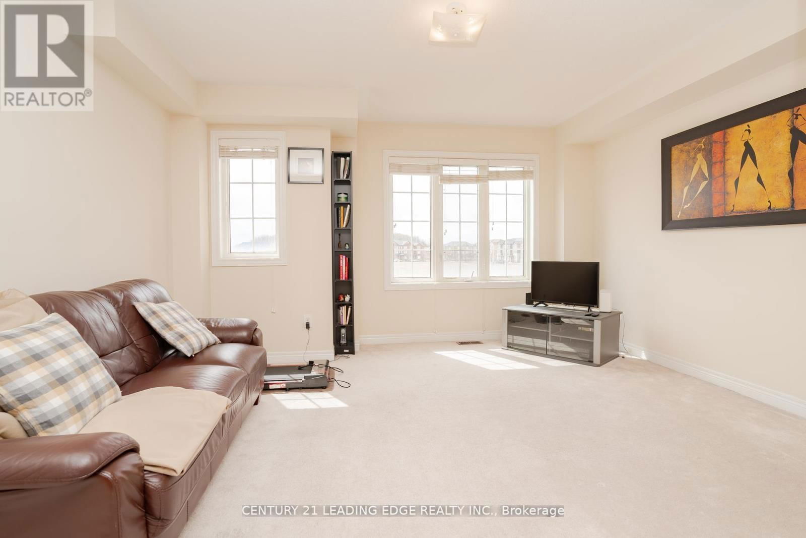 488 RIVERLANDS AVENUE Image 21