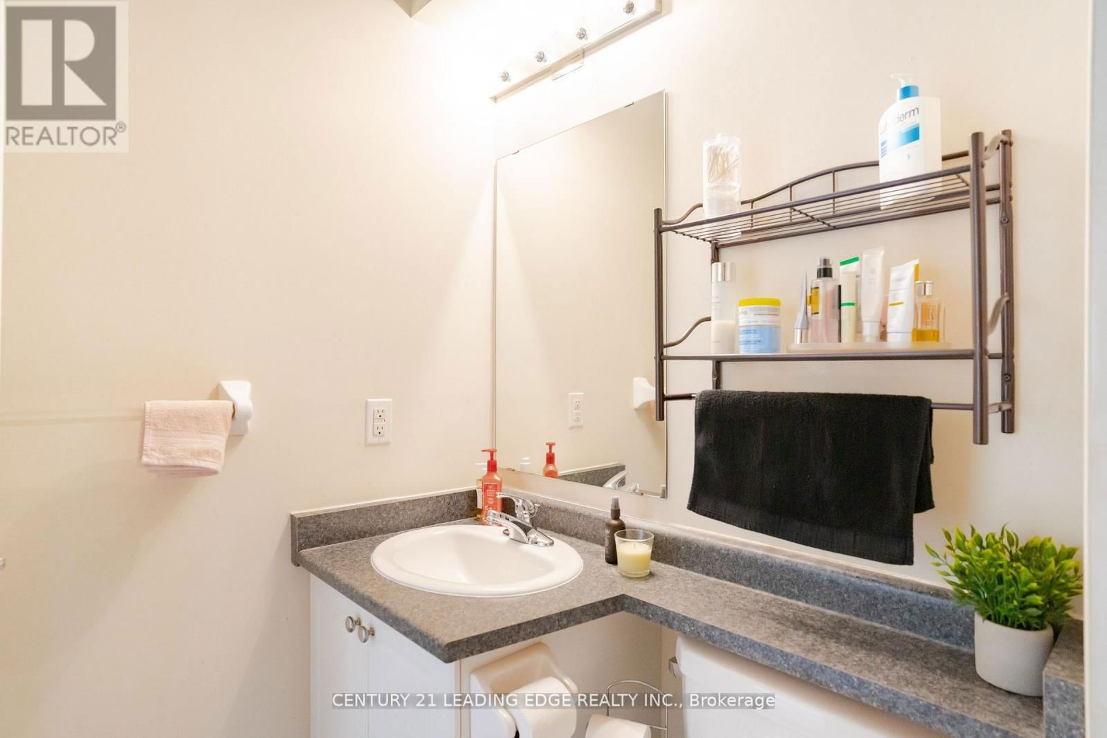 488 RIVERLANDS AVENUE Image 28