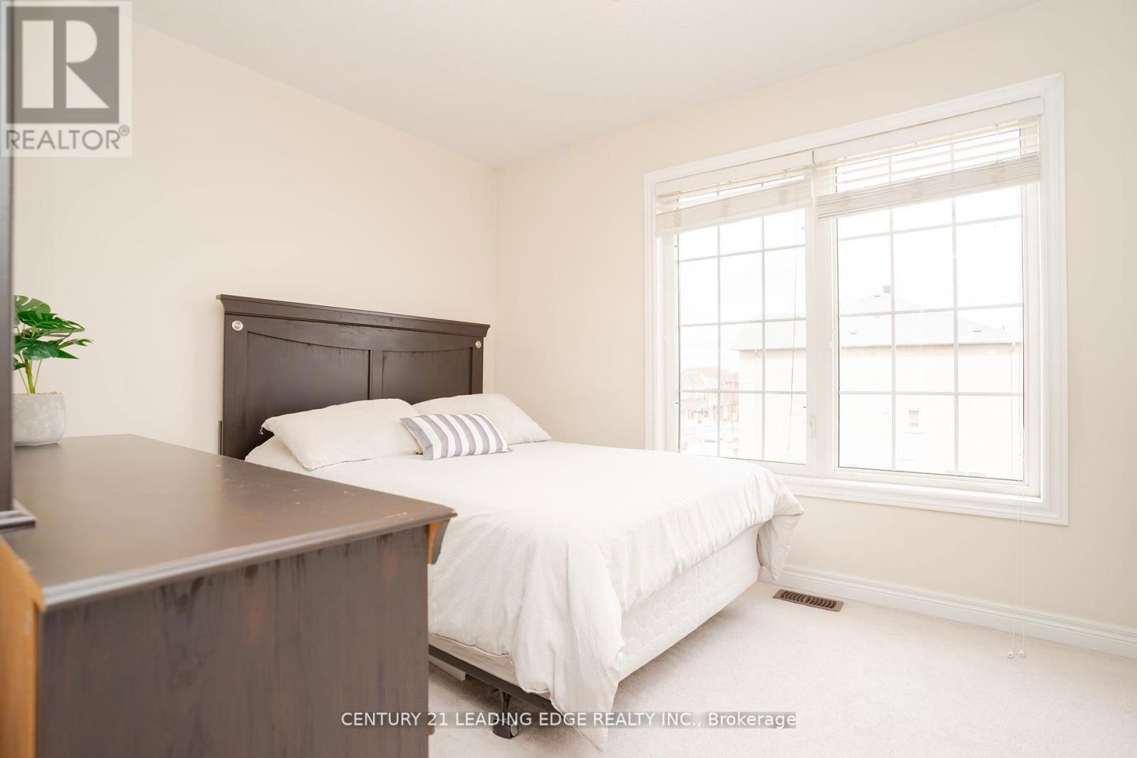 488 RIVERLANDS AVENUE Image 30