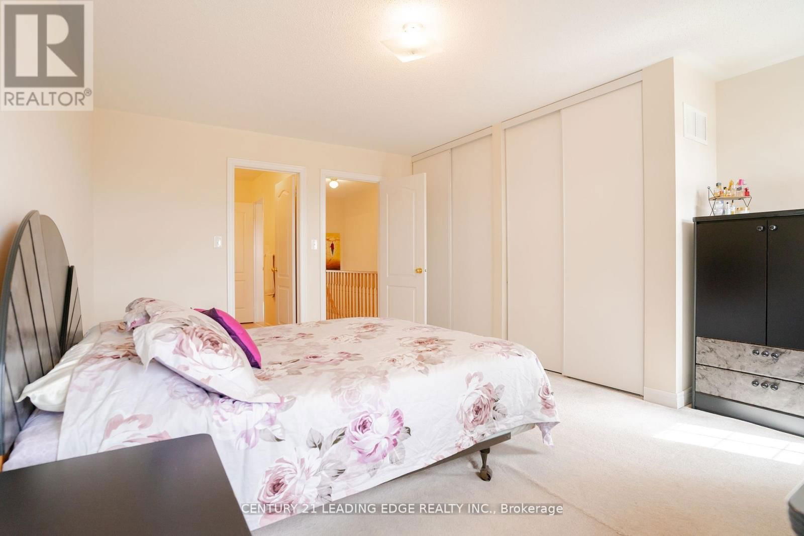 488 RIVERLANDS AVENUE Image 34