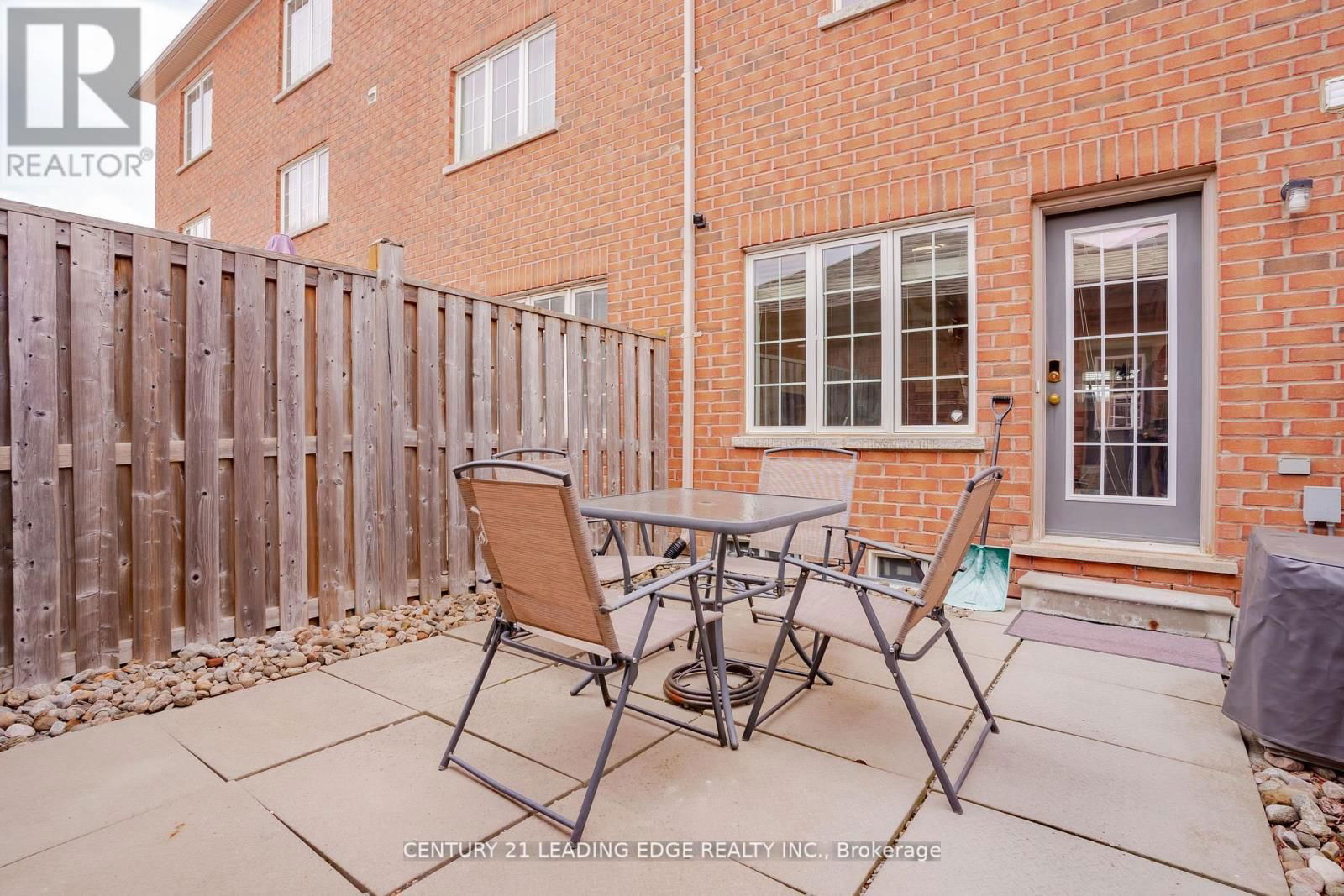 488 RIVERLANDS AVENUE Image 39