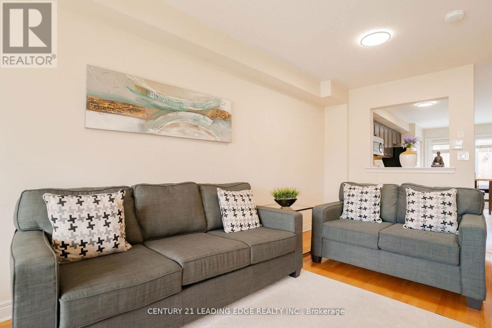 488 RIVERLANDS AVENUE Image 7