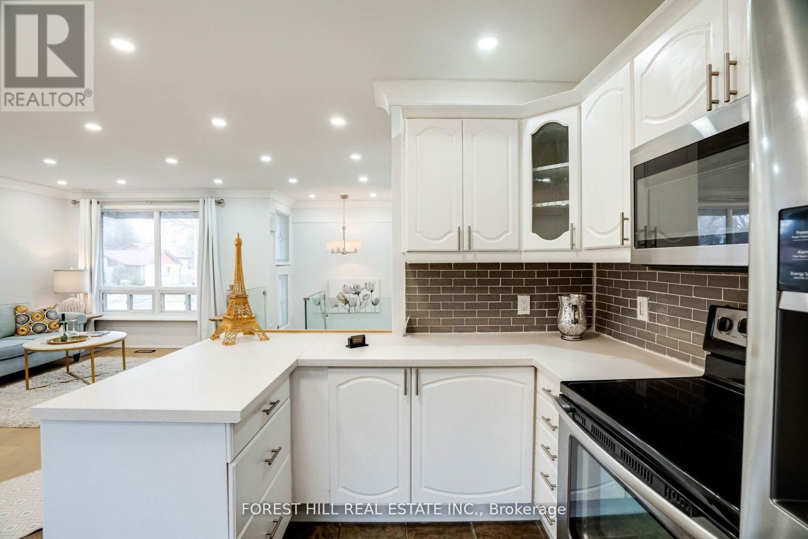 1 WILLIS DRIVE Image 10