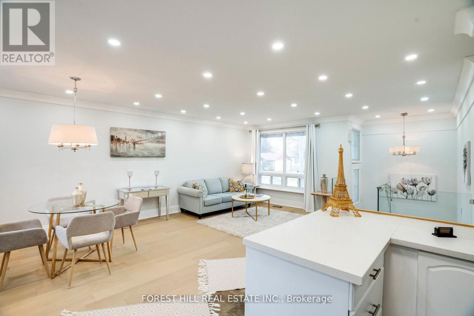 1 WILLIS DRIVE Image 11