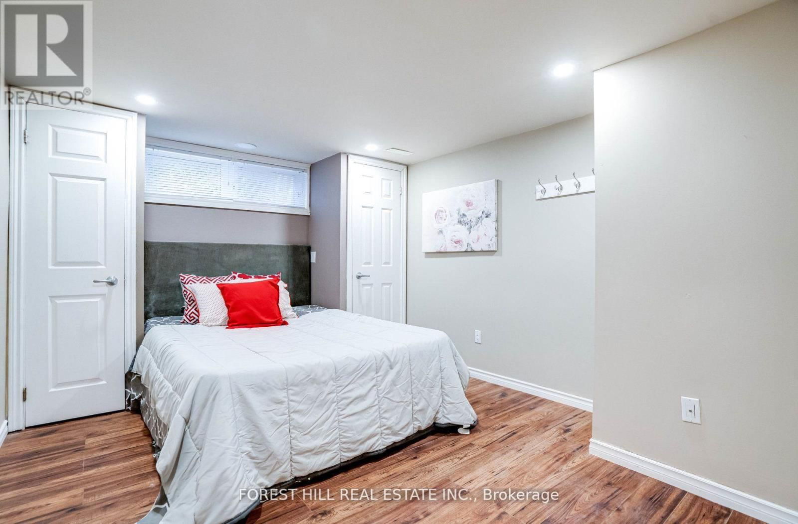 1 WILLIS DRIVE Image 22
