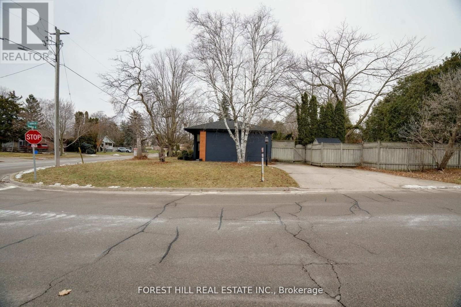 1 WILLIS DRIVE Image 25