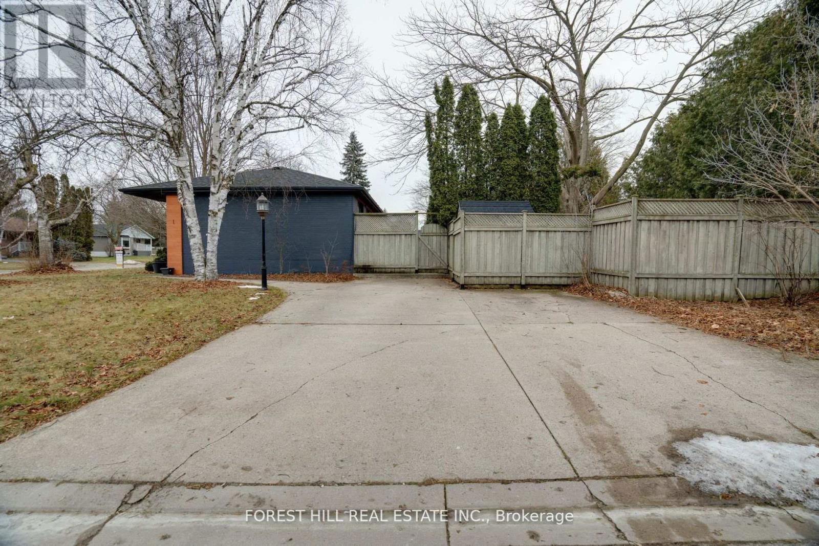 1 WILLIS DRIVE Image 26
