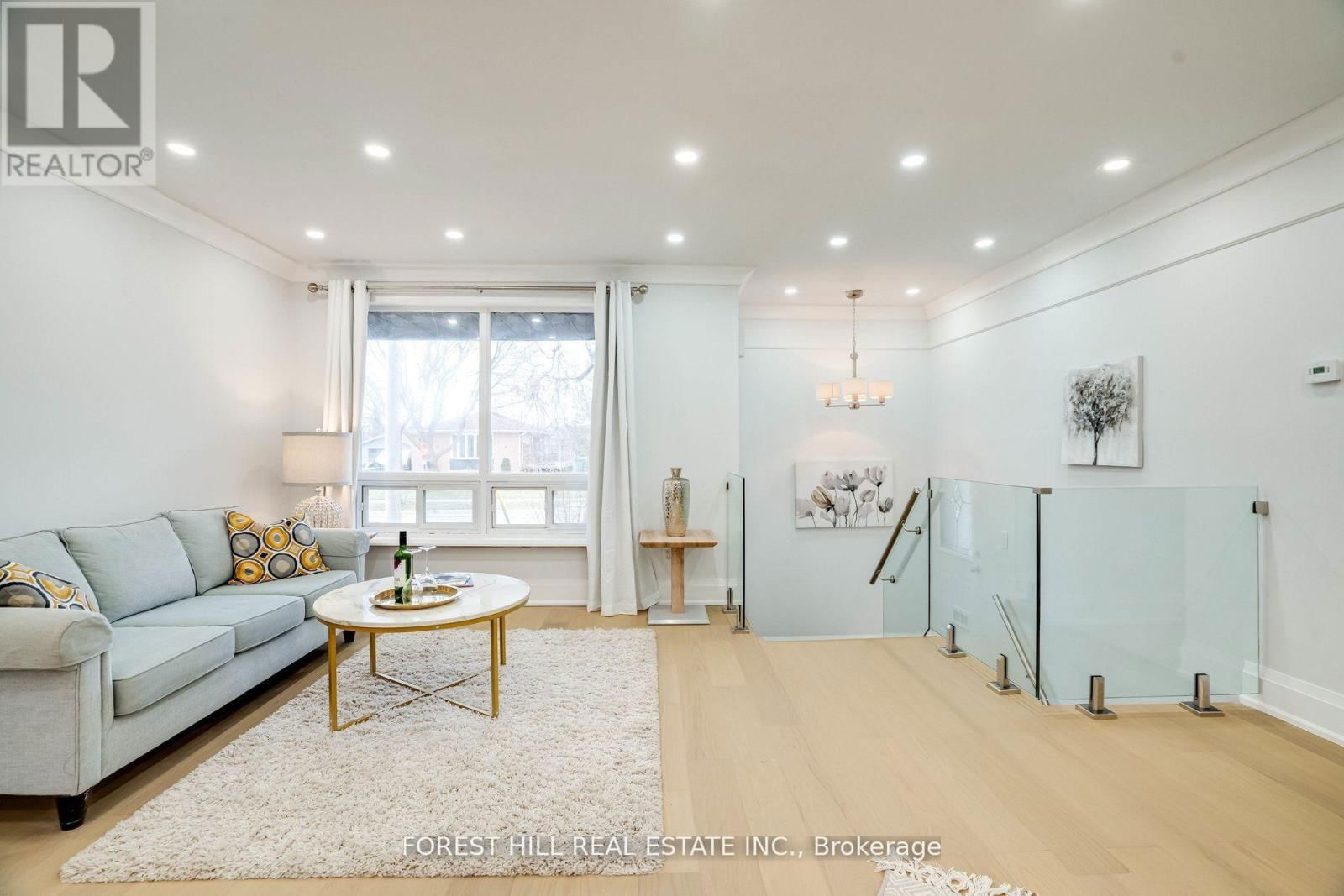 1 WILLIS DRIVE Image 6