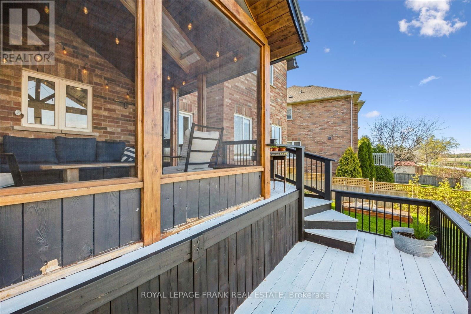 21 BROWNSCOMBE CRESCENT Image 34