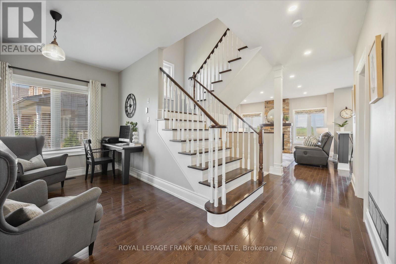 21 BROWNSCOMBE CRESCENT Image 6
