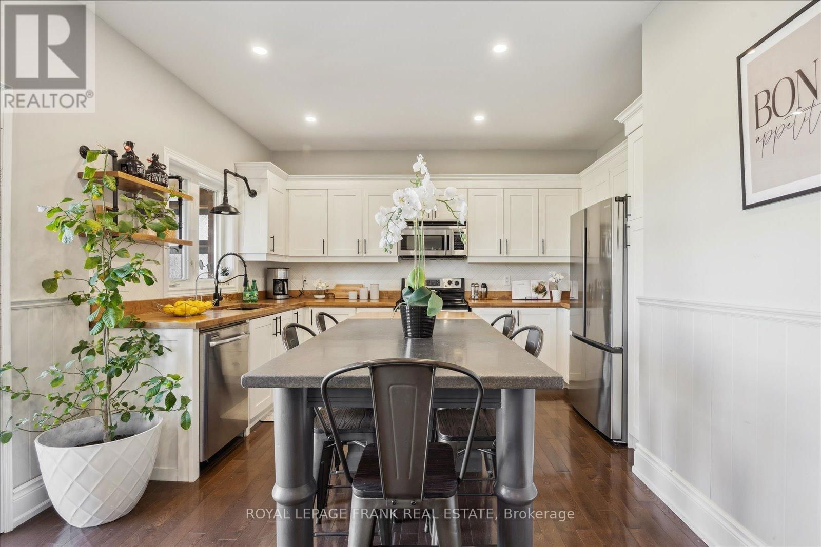 21 BROWNSCOMBE CRESCENT Image 8