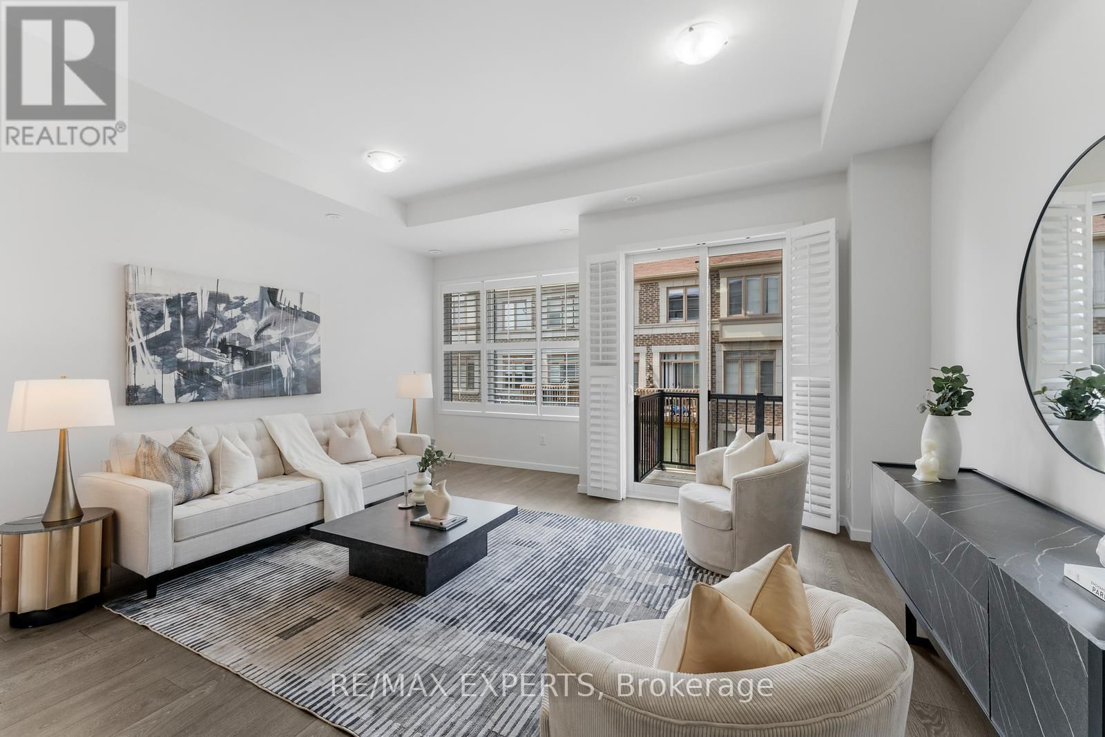 172 SYDNEY CIRCLE Image 16