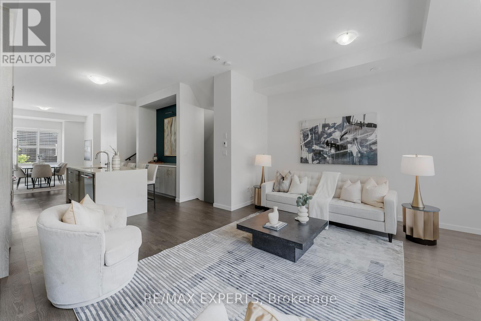 172 SYDNEY CIRCLE Image 18