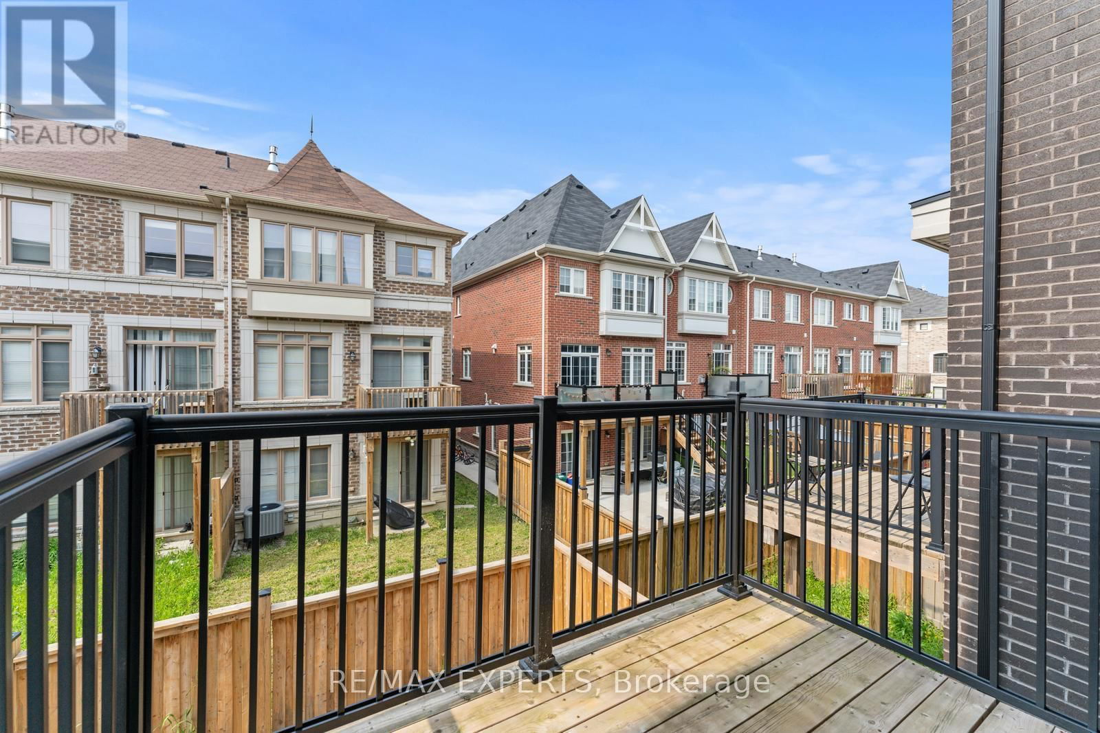 172 SYDNEY CIRCLE Image 19