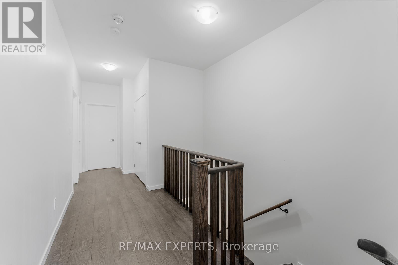 172 SYDNEY CIRCLE Image 21