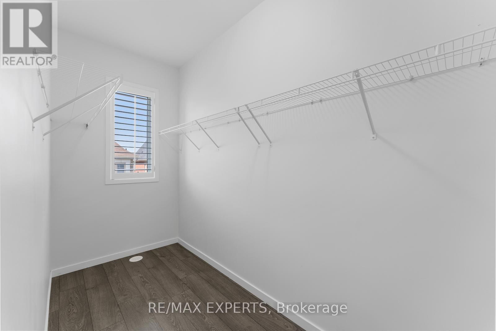 172 SYDNEY CIRCLE Image 26