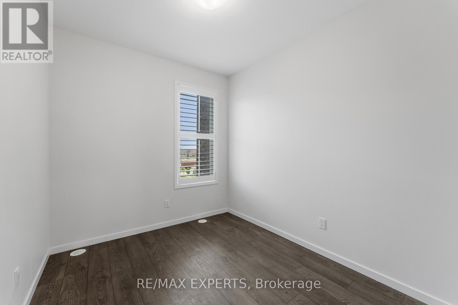 172 SYDNEY CIRCLE Image 27