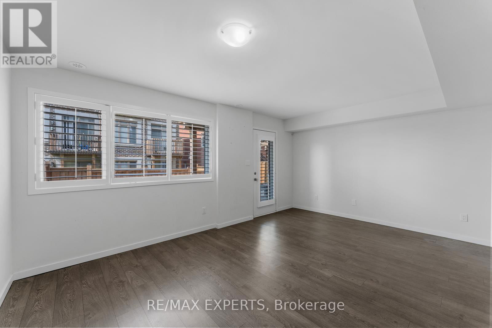 172 SYDNEY CIRCLE Image 31