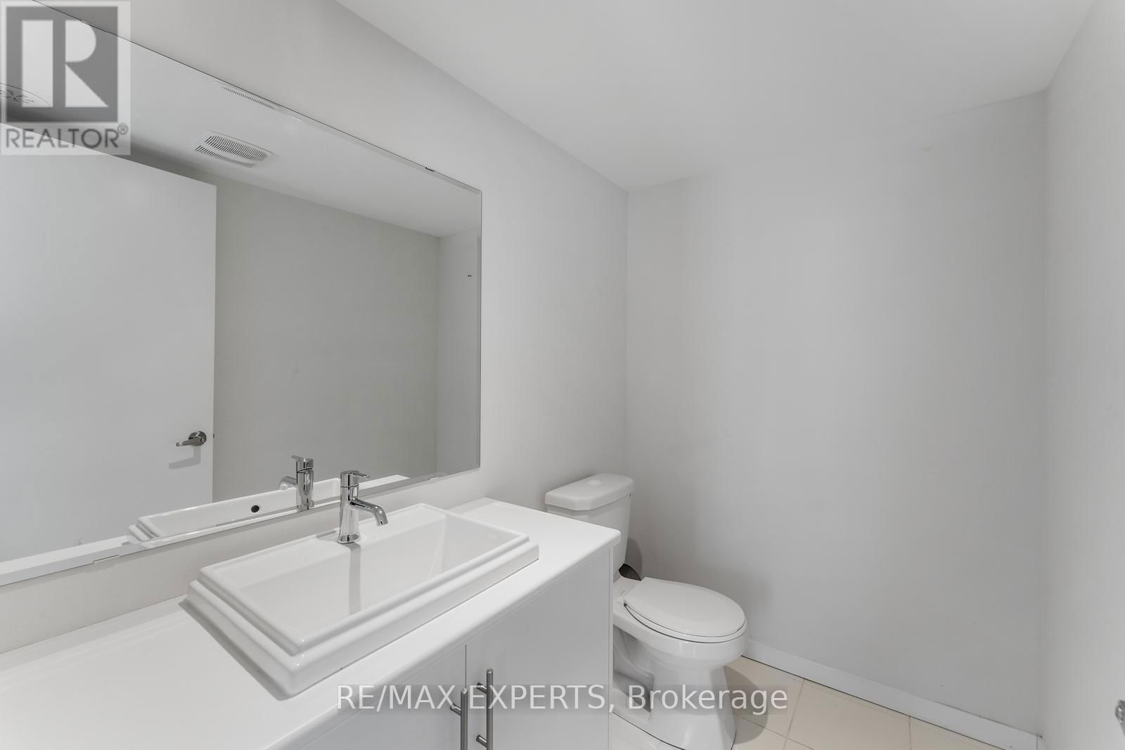 172 SYDNEY CIRCLE Image 34
