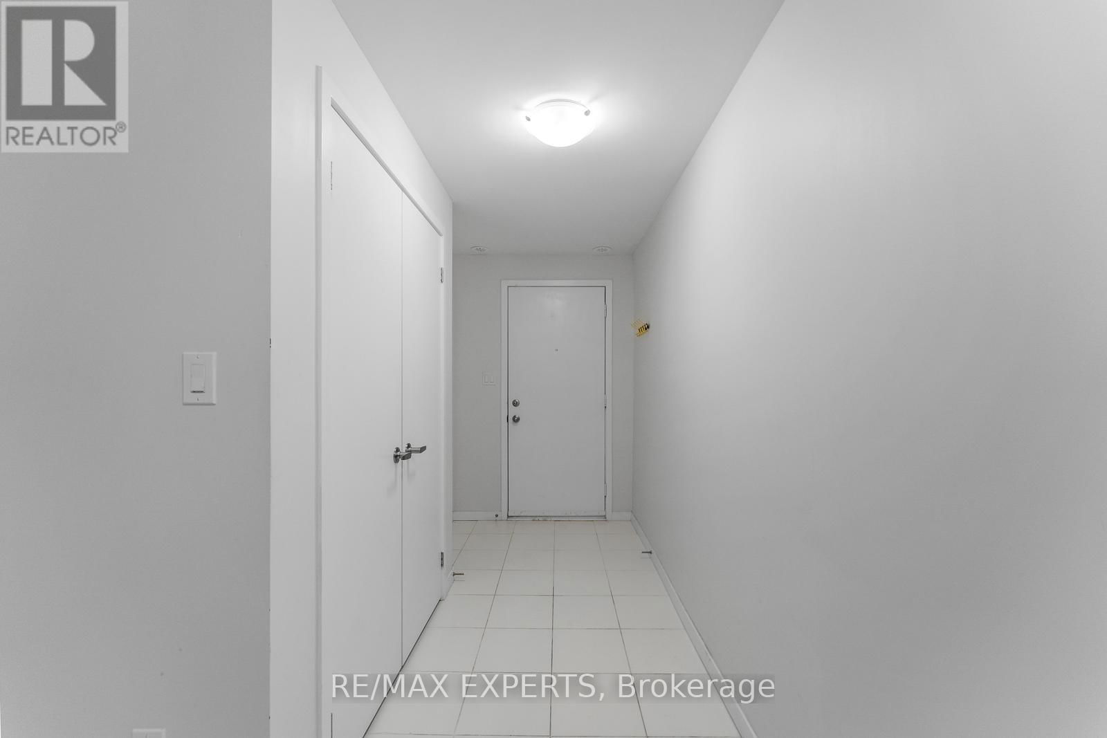 172 SYDNEY CIRCLE Image 35