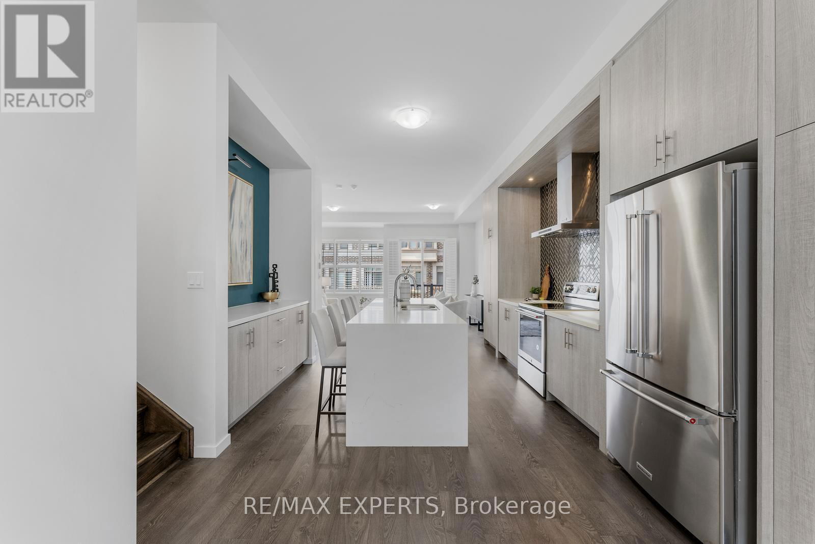 172 SYDNEY CIRCLE Image 7