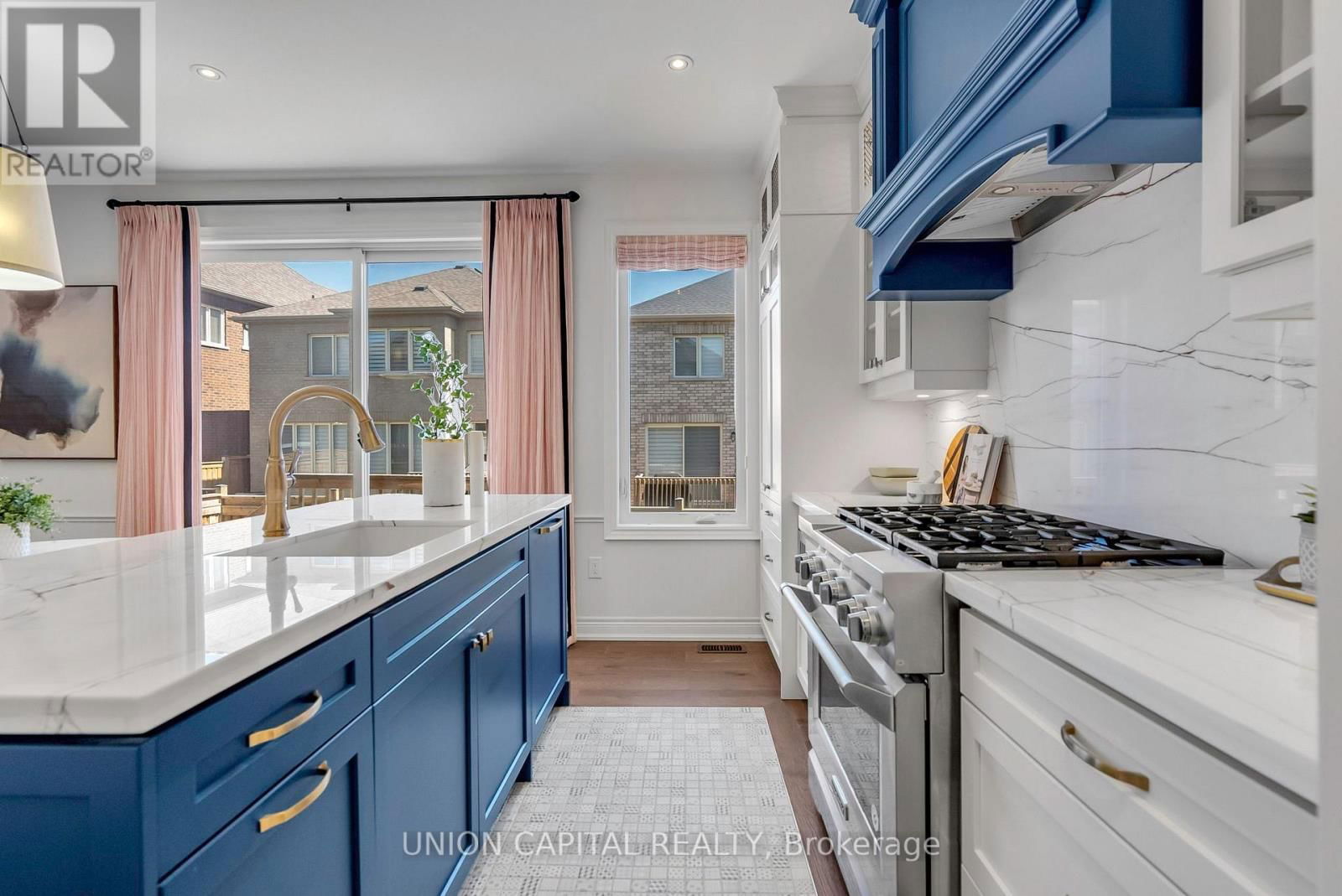 130 WALTER ENGLISH DRIVE Image 10
