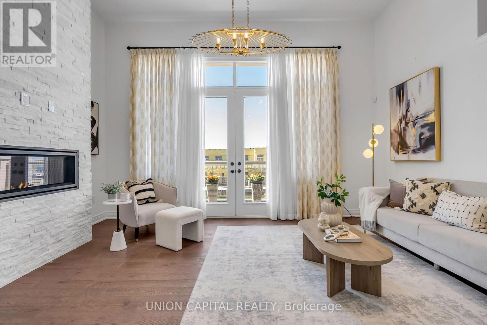 130 WALTER ENGLISH DRIVE Image 14