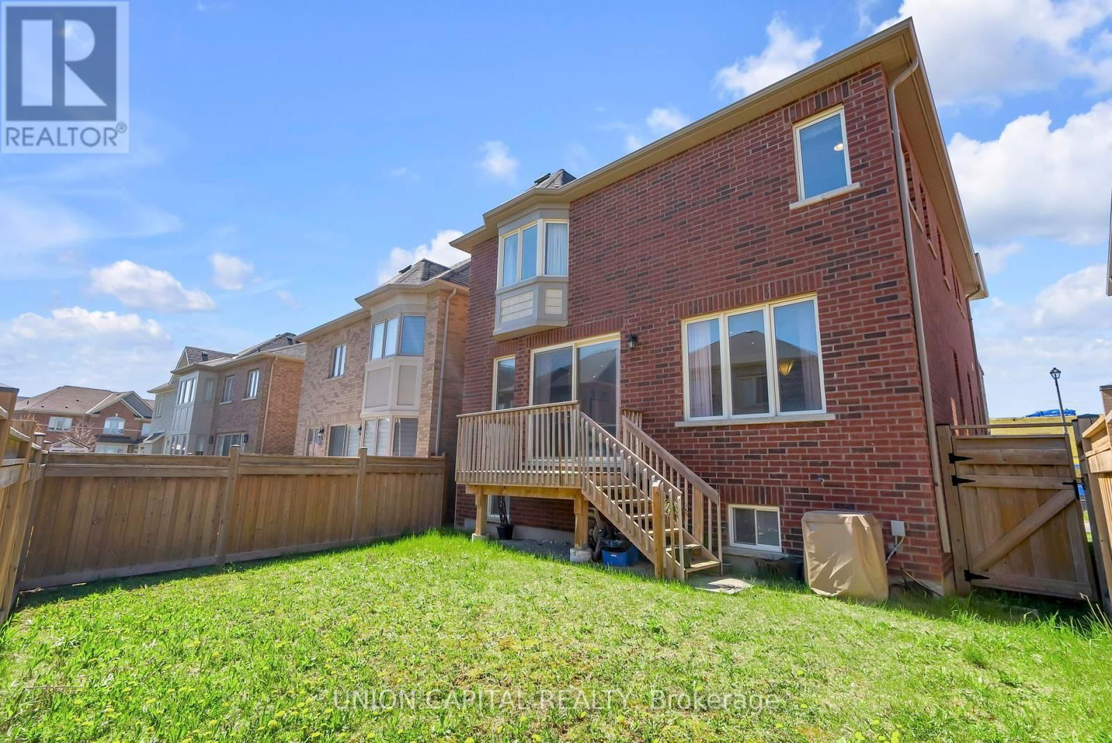 130 WALTER ENGLISH DRIVE Image 27