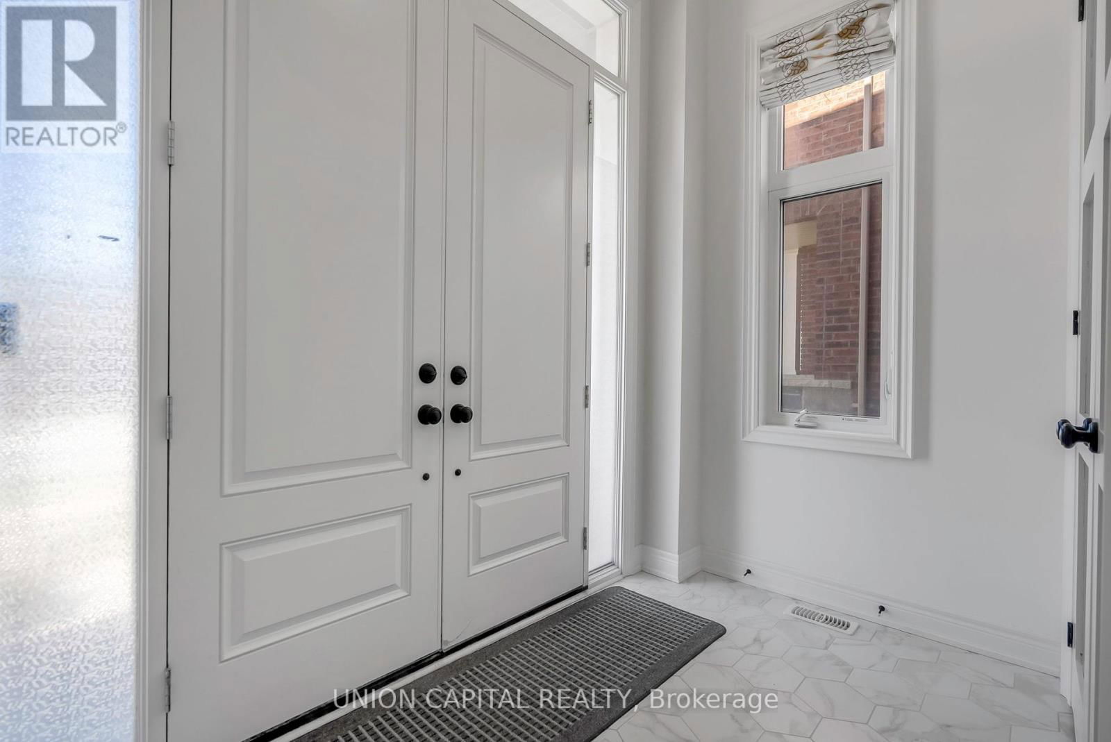 130 WALTER ENGLISH DRIVE Image 3