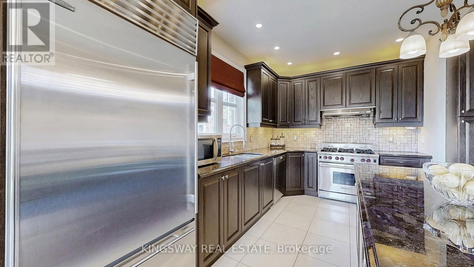 84 WILLIAM BOWES BOULEVARD Image 15