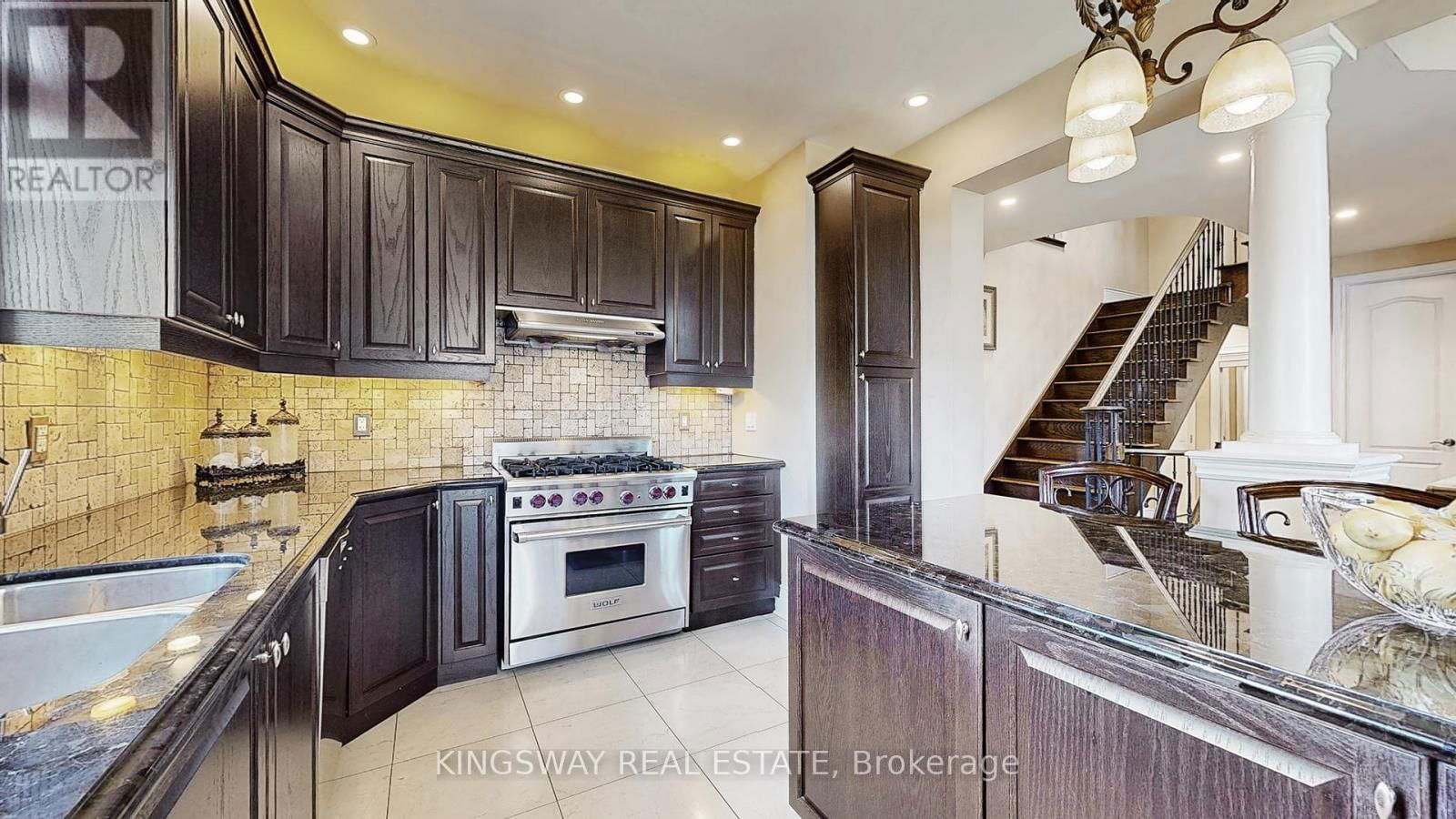 84 WILLIAM BOWES BOULEVARD Image 16