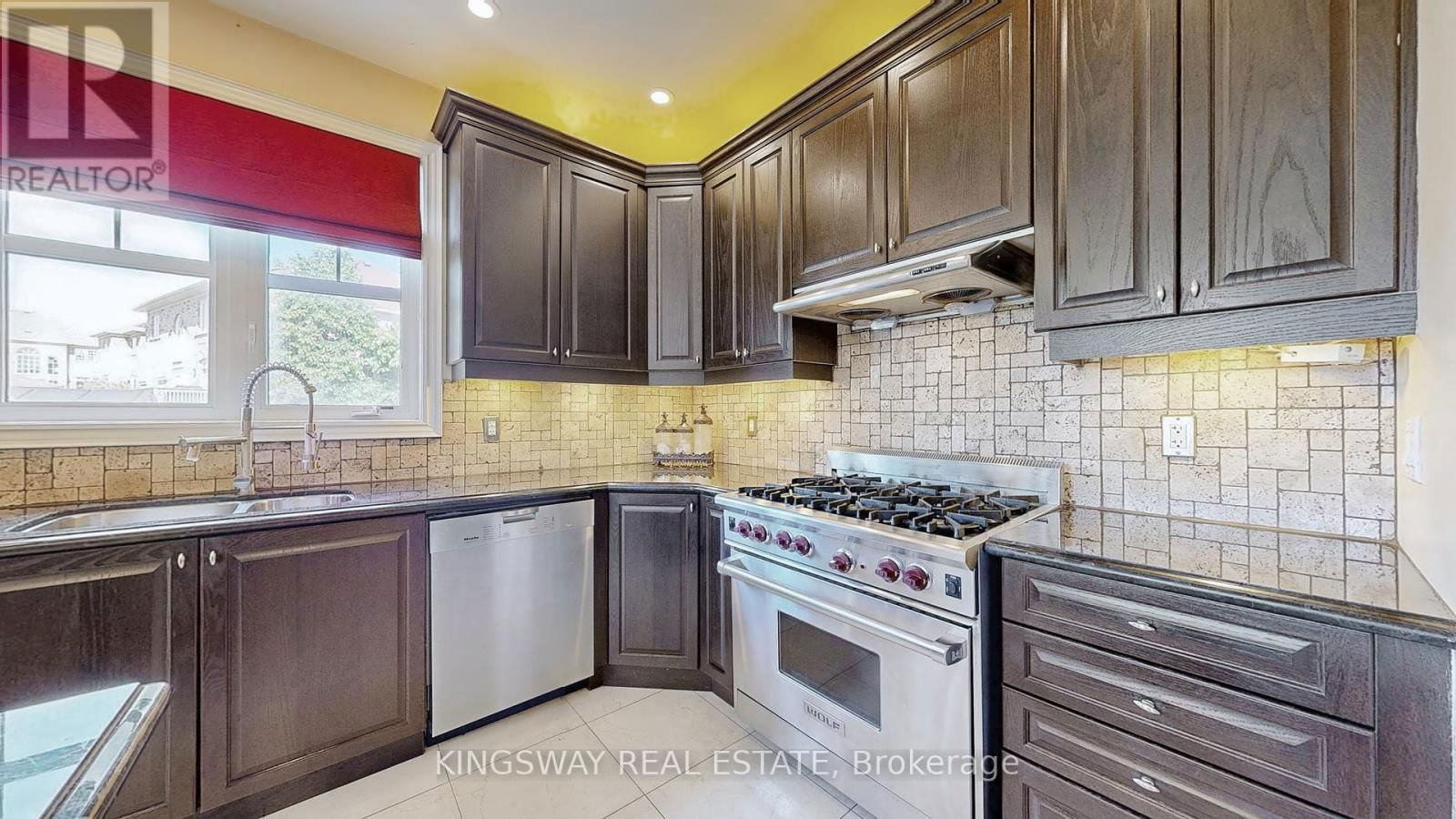 84 WILLIAM BOWES BOULEVARD Image 18
