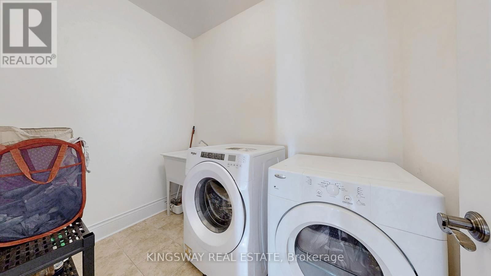 84 WILLIAM BOWES BOULEVARD Image 39